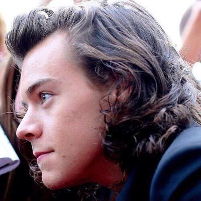 hey there beautiful I gave u a free follow and it would mean a lot if u could follow @smokeszarry in return (ask for a fb if u like) ilysm