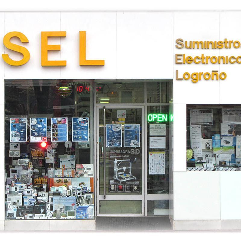 Empresa fundada en 1.983 dedicada a la venta de todo tipo de artículos electrónicos. 
Nuestra misión es, satisfacer las necesidades de nuestros clientes.