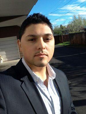 From Texas,Live in Yaks for about 11/2 years in College/work fulltime,Would like to meet new peeps. Attends MorningStar Church,learning more about God everyday.