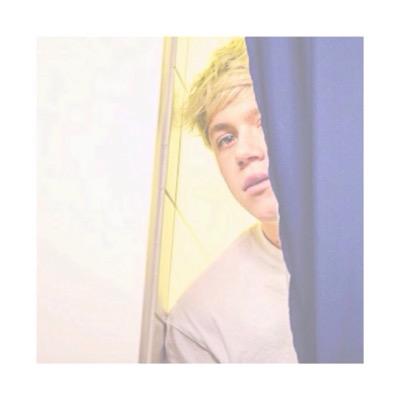 hii, please follow @njhft70s bc she gave you this free follow