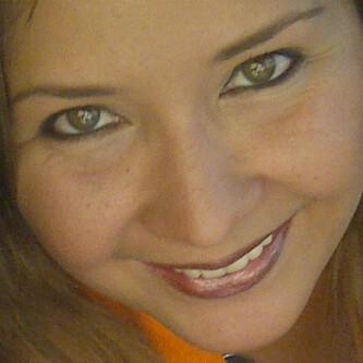 Venezolana,Contador Público egresada de la UC, mamá de Juan Pablo. Valenciana, me gusta la cocina y su arte, amo bailar, disfrutar mi vida, trabajar y ser Feliz