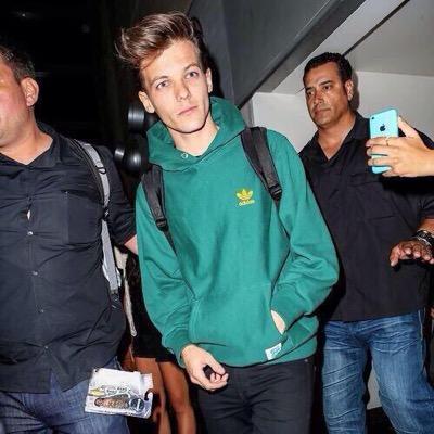 free follow!! just follow @penpals1d_ and @hemmosRIOT please :)