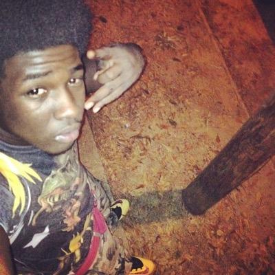 w. Captiol $t
17 years old
kik:tybaby3D
I like hoop
⛽️⛽️