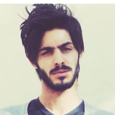 انسان بسيط  . انسان راعي سوالف .انسان عاطفي . انسان حبوب انسان ممثل تابعوني في الانستغرام MMDOOH7778