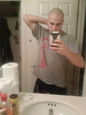 vapehead__702's profile picture. I vape ride bikes eat subway and work out #single