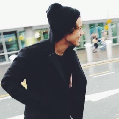 follow @94httphes please she follows back if you ask! (-: