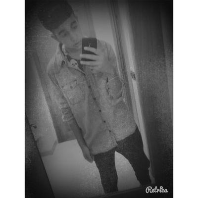 Qdls❤ Tirado en mi cuarto pensando en tus besos DESENFRENO❤