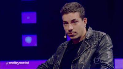 Não sou do tipo que faz planos em vão, só faço o que gosto acredite ou não desde pequena já pensava assim quero ter casa, cachorro, homem e televisão.