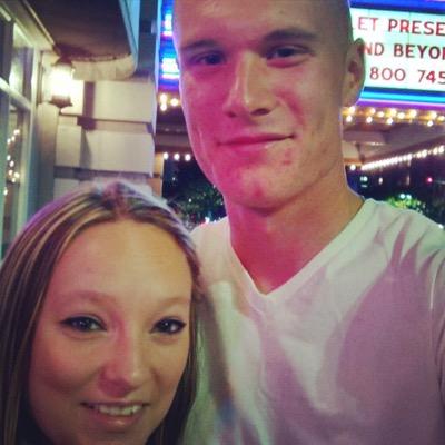 Hollydewitt1's profile picture. 