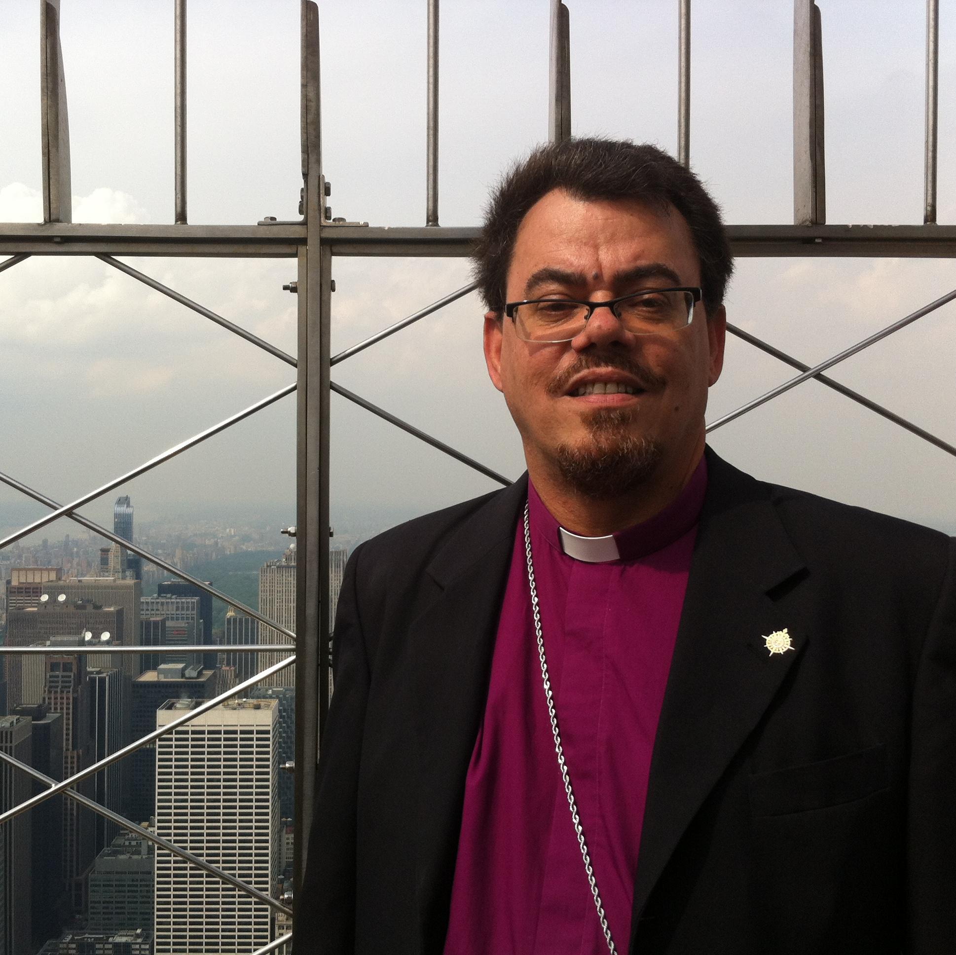 Anglican Bishop from Brazil. Lawyer - Advogado, cientista político, bispo anglicano no Brasil. PSOLista!