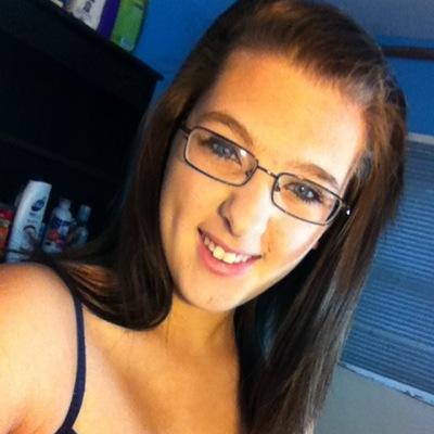 18. I'm now single... Follow me i'll follow back!!! :)