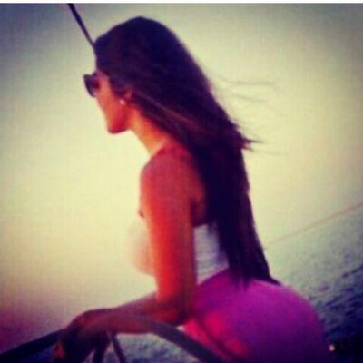 الحظات الجميله لا يعني. أين تكون. ~~~ بل مع من تكون