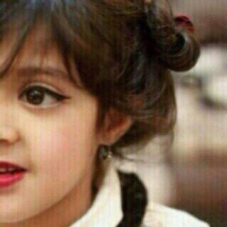 الصوره السوداء لاتعني الحزن والكآبه والملونه لاتعني الفرح والسرور...!فقط هي مسأله ذائقه لا اكثر ...!