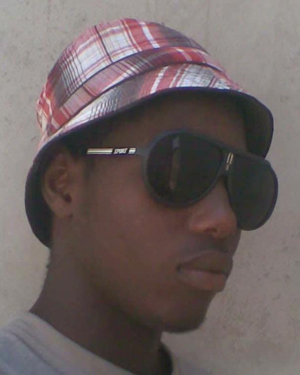 gami_alex's profile picture. I am guy who doesn't give a fuck about some 1's live., you tok shit about me i don't give a damn
*HustleHardBOI*