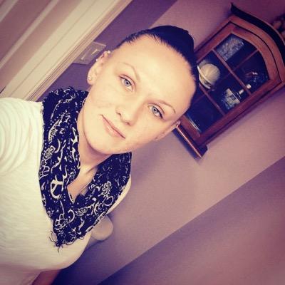 Profile Picture of Amanda Noel Richards (@a_richards1127) on Twitter