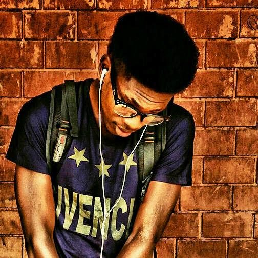 Real Nigerian,I never talk much...mention for an instant follow back Upcoming king #rapper #songwriter #hypeprince #pallazo GEJ for 2015