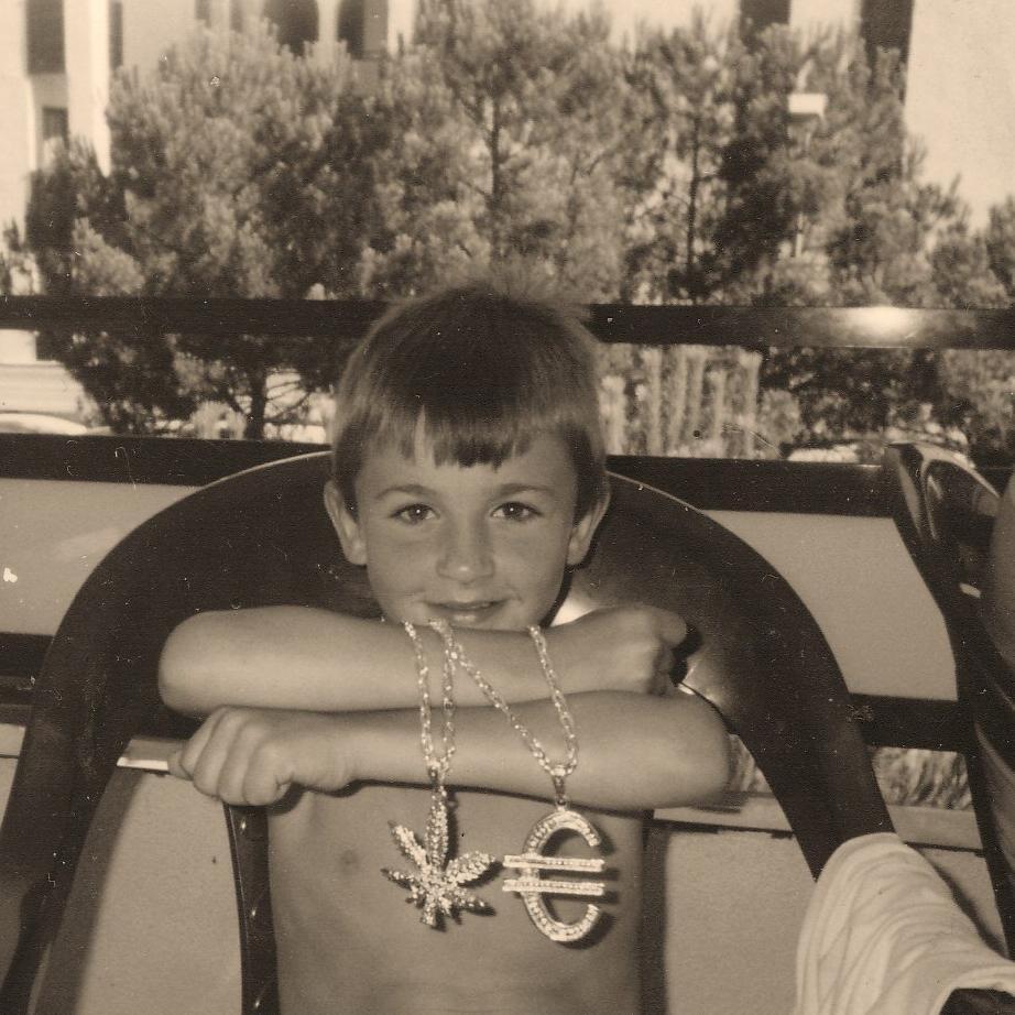 Cpt_JaqSparrow's profile picture. The reigning Grandwizard of Curves