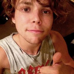 free follow!!! @klassyirwin