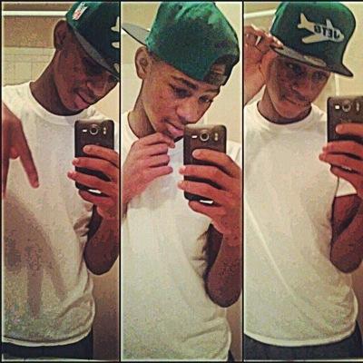 im leedo if you dont know me then follow me. i love money . fast cars . bad bitches . smoking gonja . having sex . nd chillian with the Gang . #BandUp . $$$