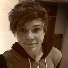 Vote account. Follow me on my personal account @xocial_casualty and read my 5sos story http://t.co/4zdXOTMYBl