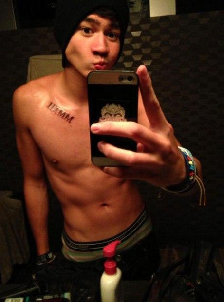 FiveHelpSlsp's profile picture. follow me,5SOS i love Calum fuck me