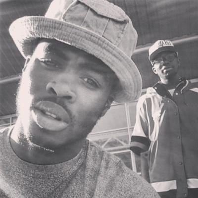 moycetktell's profile picture. Dans les ténèbres qui m'enserrent Noires comme un puits où l'on se noie Je rends grâce aux dieux, quels qu'ils soient