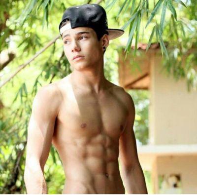 ¡Chicas! Que corra la voz de nuestra nueva cuenta con los mejores chicos de todo twitter PARA MOJAR LAS BRAGAS