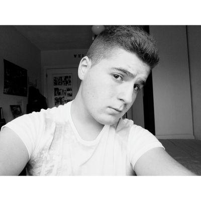 Cimfam./Swiftie boy./Smiler./ ‘‘No te rindas, si todo fuera fácil cualquiera lo haría.// me gusta hacer videos. https://t.co/ZX91vRsiyS