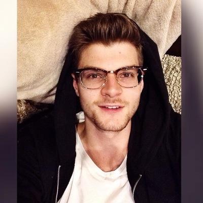 jsonjj's profile picture. Free follow from @Suggly_ Please go follow her!