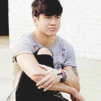 Follow @signedcalum ,not this acc please