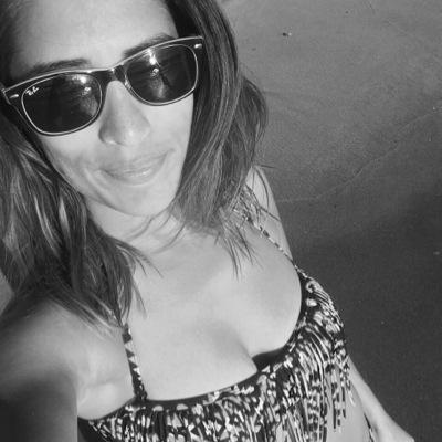 YvetteCasallas's profile picture. World Traveller - Gin Drinker - Londoner - Shot Glass Collector - Amateur Photographer - Softball Player - Bird Lover