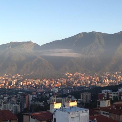 Venezolano, 100% catolico romano, UCAB,