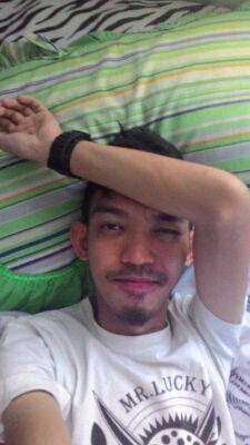 saya suka musik, buku, burung kertas. enjoy mylife and have a nice day!