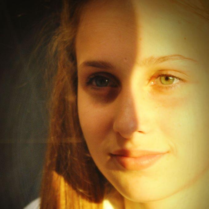 Estudiante de psicologia. 19 años. La felicidad esta construida por momentos. Let it be