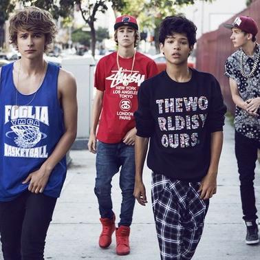 Hello! we are the FCO The Fooo Peru ♥