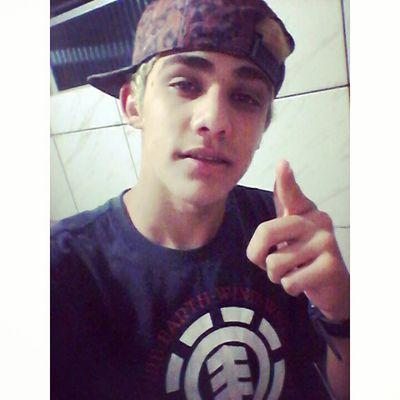 Moreno dos olhos verdes.
