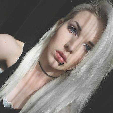 VickyJ_GTR's profile picture. 17. {Aire} ¿Cumplir las reglas? Yo no conozco ese término. «Tan ligera como el viento.»