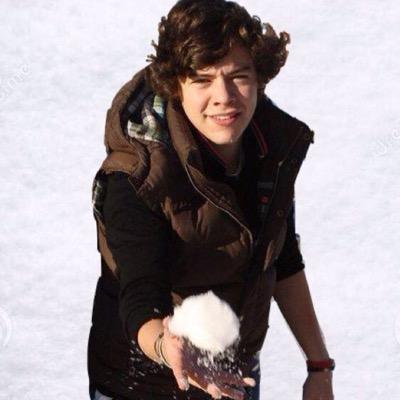 please follow @allhailhstyles and ask for a follow back :) thanks xx