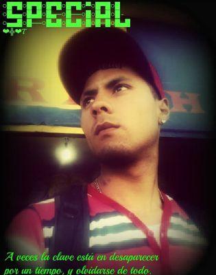 Alejand24336993's profile picture. 