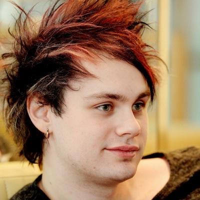 RT THIS: https://t.co/LzyPm4IAiS !!! please ✨