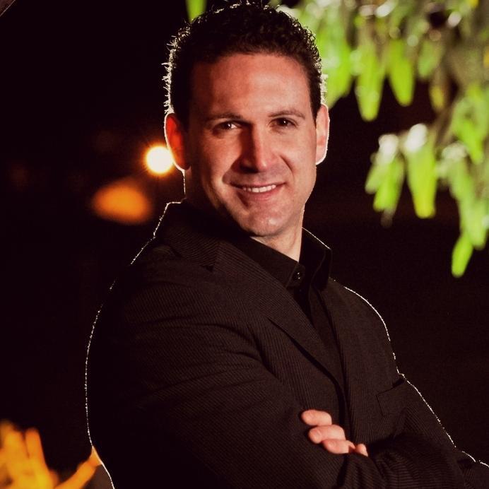 Father, husband, entrepreneur, boxing/MMA ring announcer, podcast producer, multimedia host, martial artist – passionate about life, self-improvement, & fitness