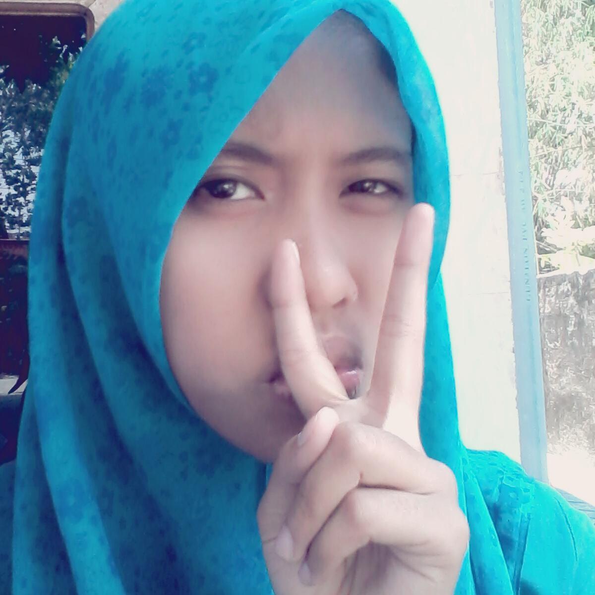 4 juni 1997 | MAN LAMONGAN,XII IPA 7 | jadi diri sendiri itu lebih asik | sayang ortu sayang adek sayang embah sayang keluarga sayang sahabat sayang mas|