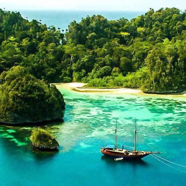 Beautyworlddd's profile picture. Post about world,food,animals,and anything.