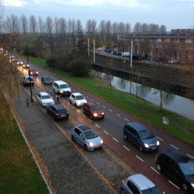 BewonersTuinensingel Zenderpark IJsselstein. Zet zich in voor een veilige straat. Tegen vracht- sluipverkeer Tuinensingel en voor lagere snelheid.