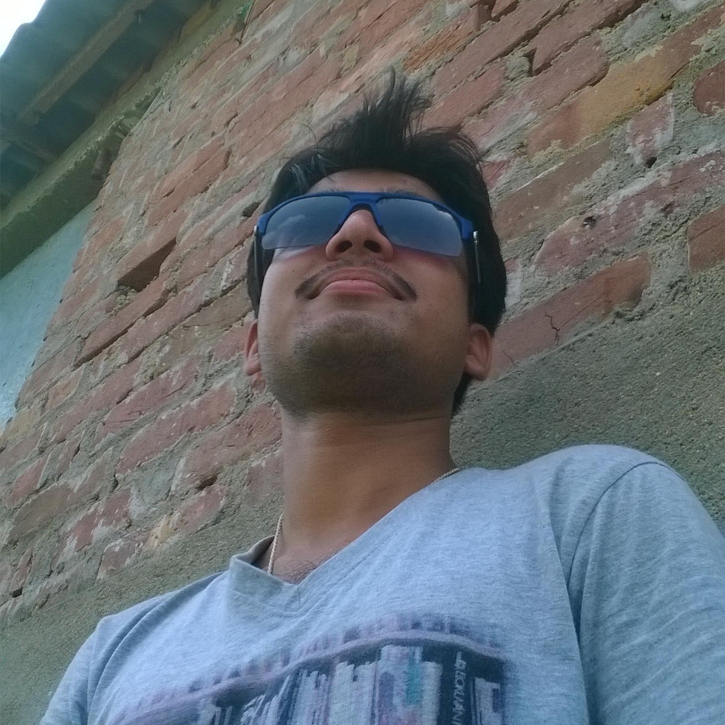 hi,,, i am simple boy,,i read in B.A.2nd year {hons}.....
               i like simple boy& girl frnds