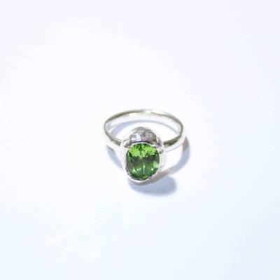 fiona makes inspirational silver, gold and gemstone jewellery. please view:  http://t.co/oGbhS79jBE