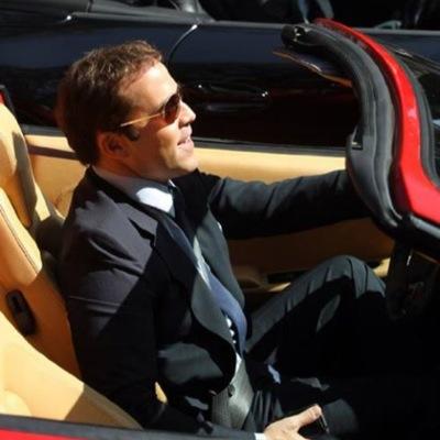 Si cuando hablas, nadie se molesta, es que no has dicho absolutamente nada (@ristomejide). Odio eterno al comercial.
