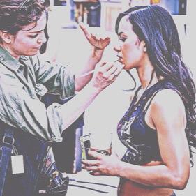Ruling the Divas division since '87. Three times' the charm. I skip to pay the bills. [@WWEAJLee is real/Non-dating.]