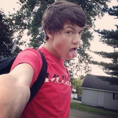 ILY Bae @taylorcaniff follow my bff @nashyluver