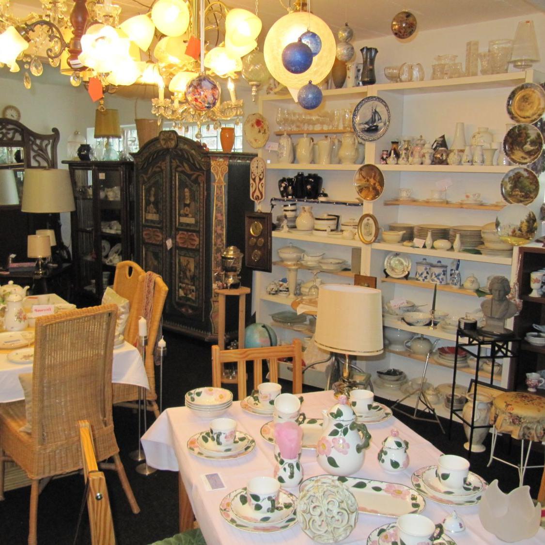 S c h a r i w a r i die Schnäppchen-& Trödel-Halle für Altes - Kurioses - Schönes auf ca. 500 qm
In der Stefanstr. 11 in 51145 Köln-Porz-Urbach